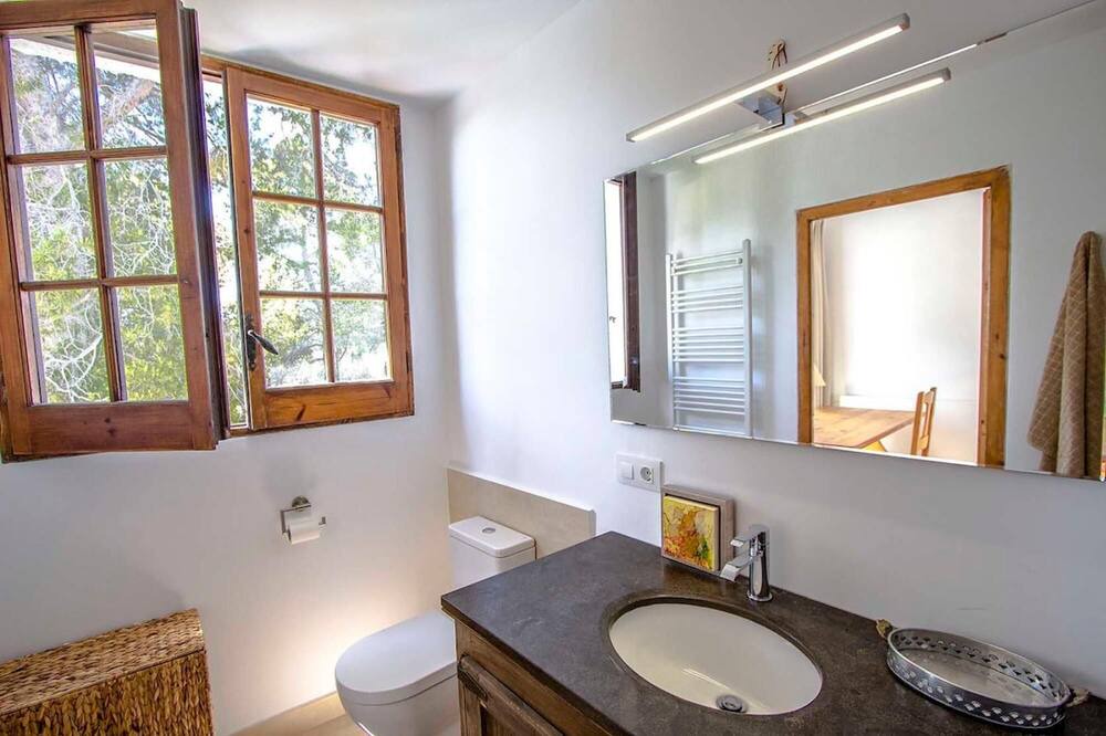 Photo of Bathroom in Palleja