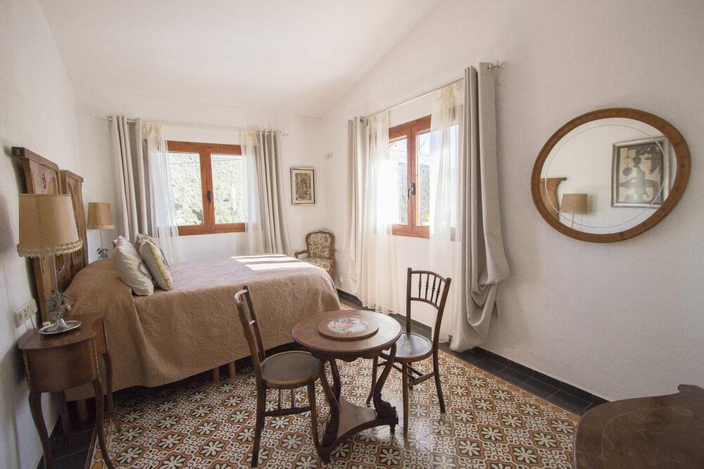 Photo of Bedroom in Castellfollit del Boix