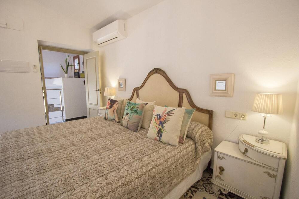 Photo of Bedroom in Castellfollit del Boix