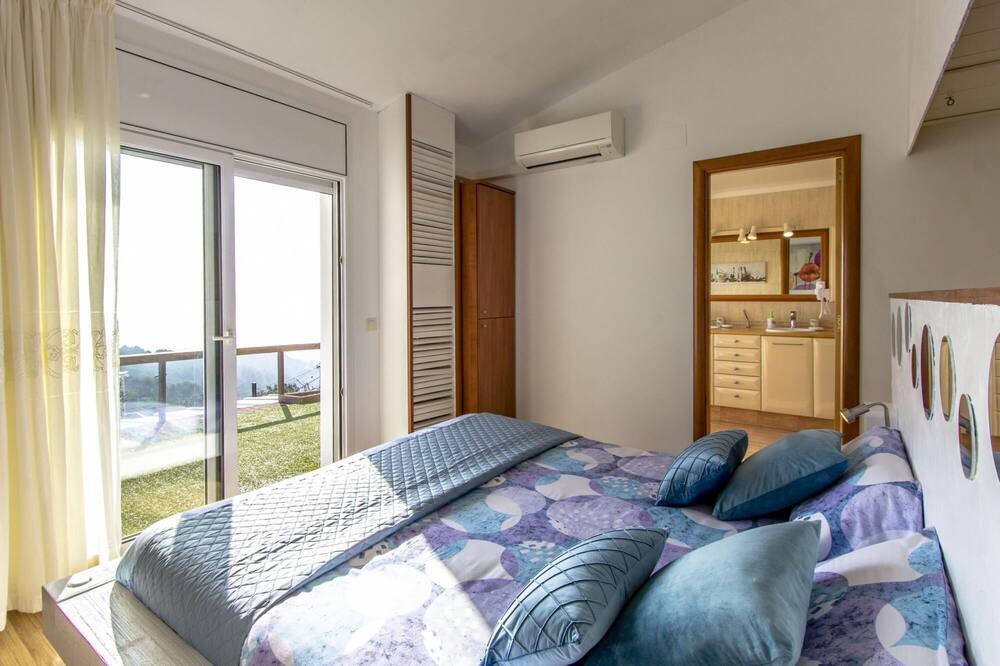 Photo of Bedroom in Malgrat de Mar