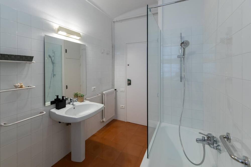 Photo of Bathroom in Mataro