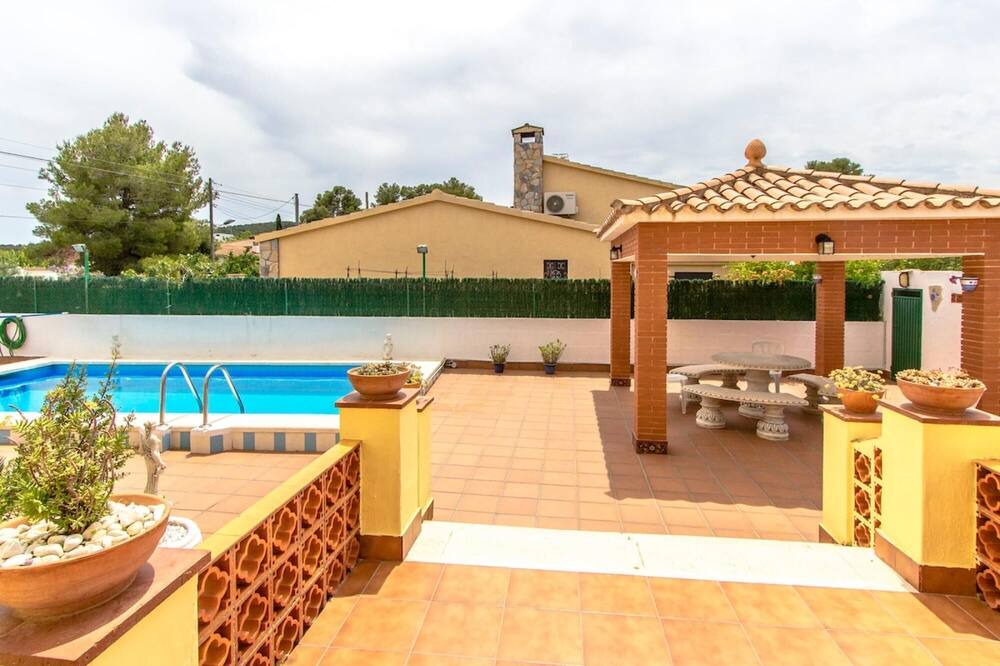 Photo of Outdoor in La Bisbal del Penedes