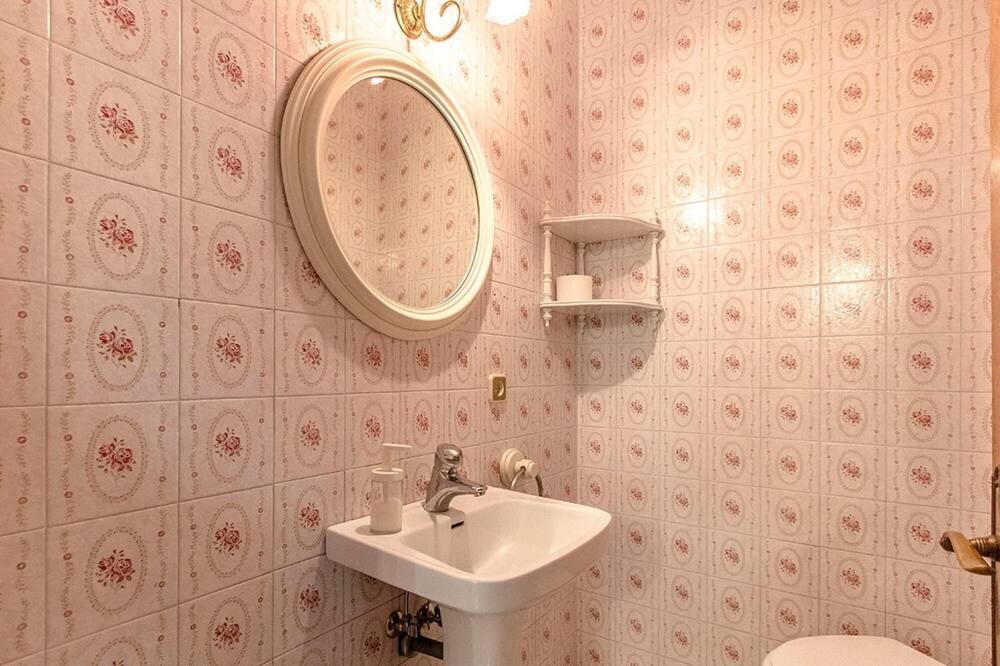 Photo of Bathroom in Les Planes d'Hostoles