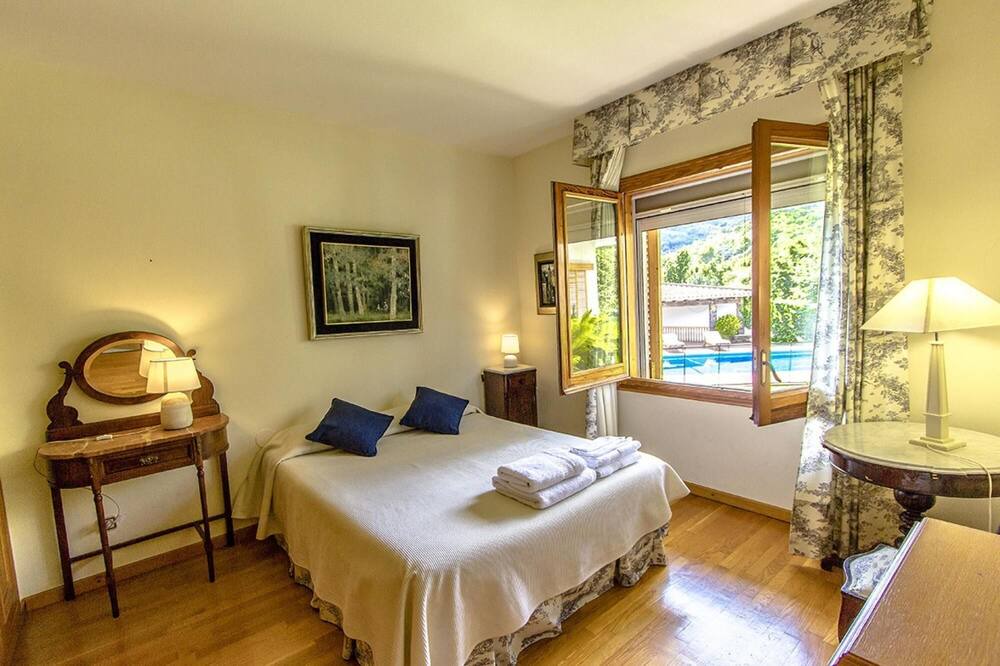 Photo of Bedroom in Les Planes d'Hostoles