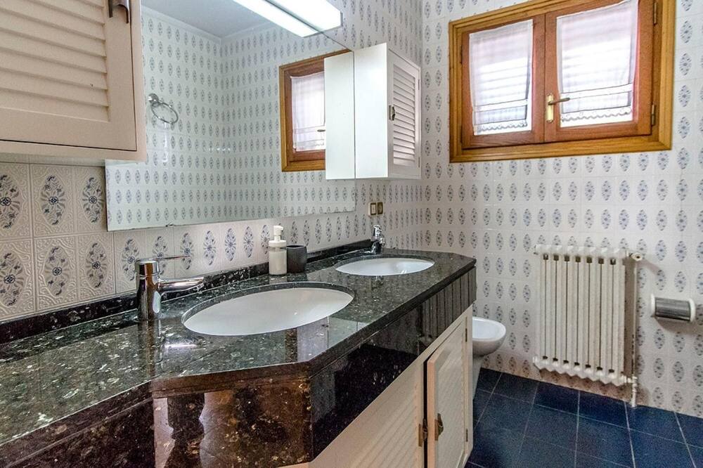 Photo of Bathroom in Les Planes d'Hostoles