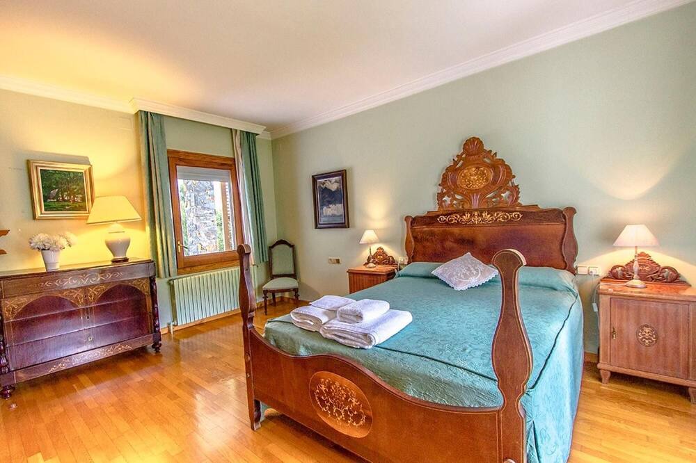 Photo of Bedroom in Les Planes d'Hostoles