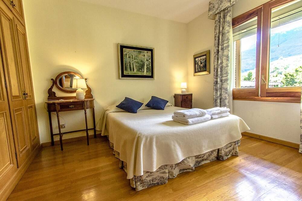 Photo of Bedroom in Les Planes d'Hostoles