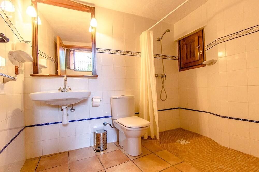 Photo of Bathroom in Castellet i la Gornal