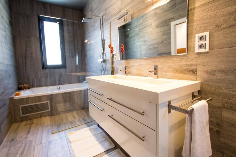 Photo of Bathroom in Sils