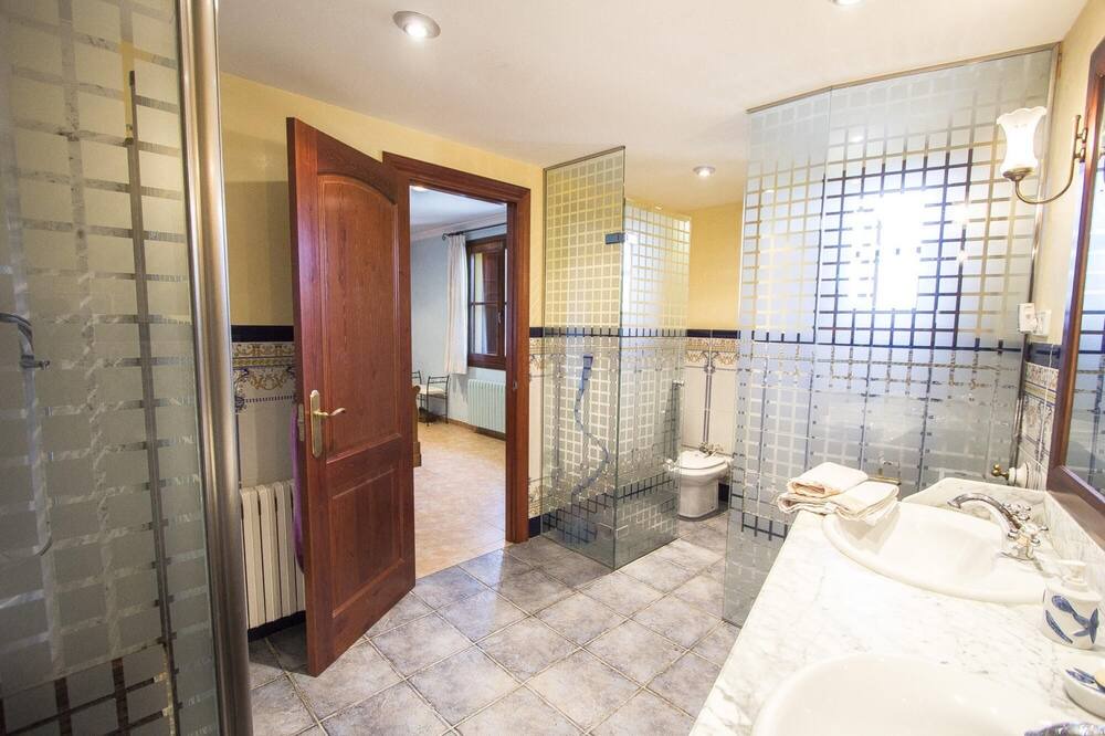 Photo of Bathroom in La Selva del Camp