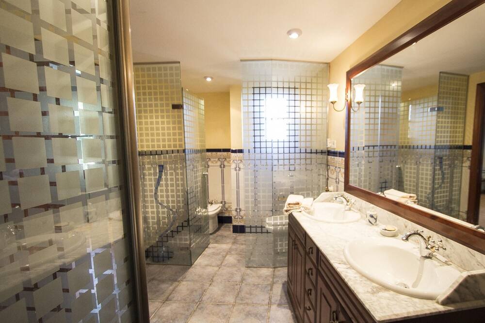 Photo of Bathroom in La Selva del Camp