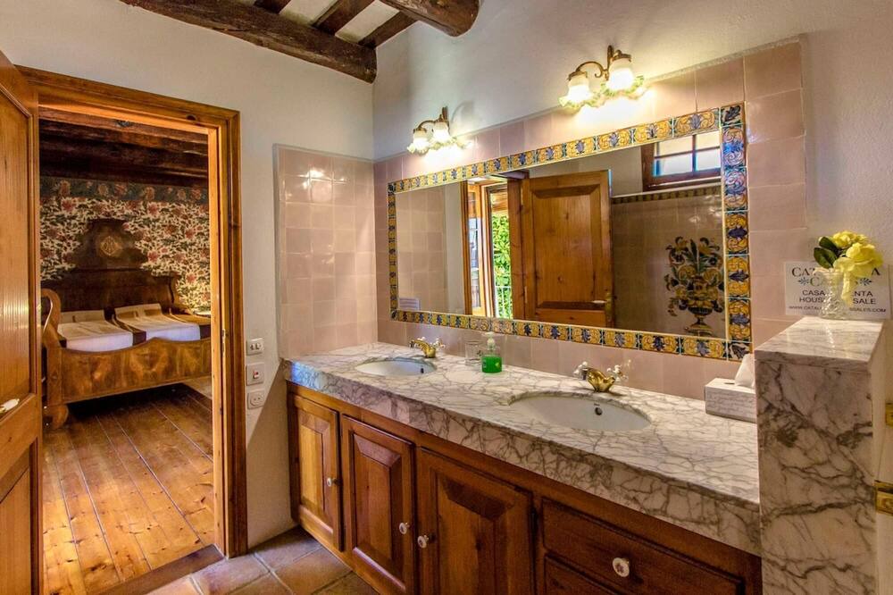 Photo of Bathroom in Castellar del Valles