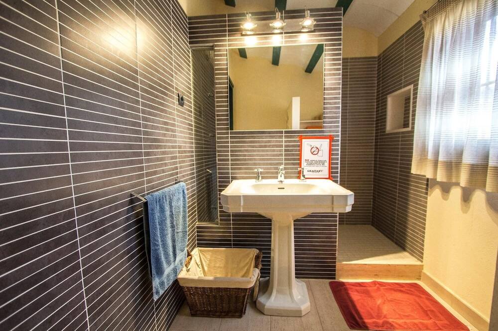 Photo of Bathroom in Alforja