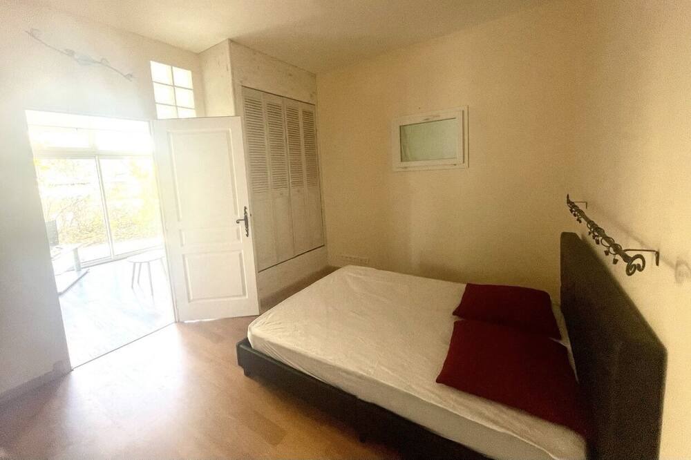 Photo of Bedroom in Saint-Ambroix