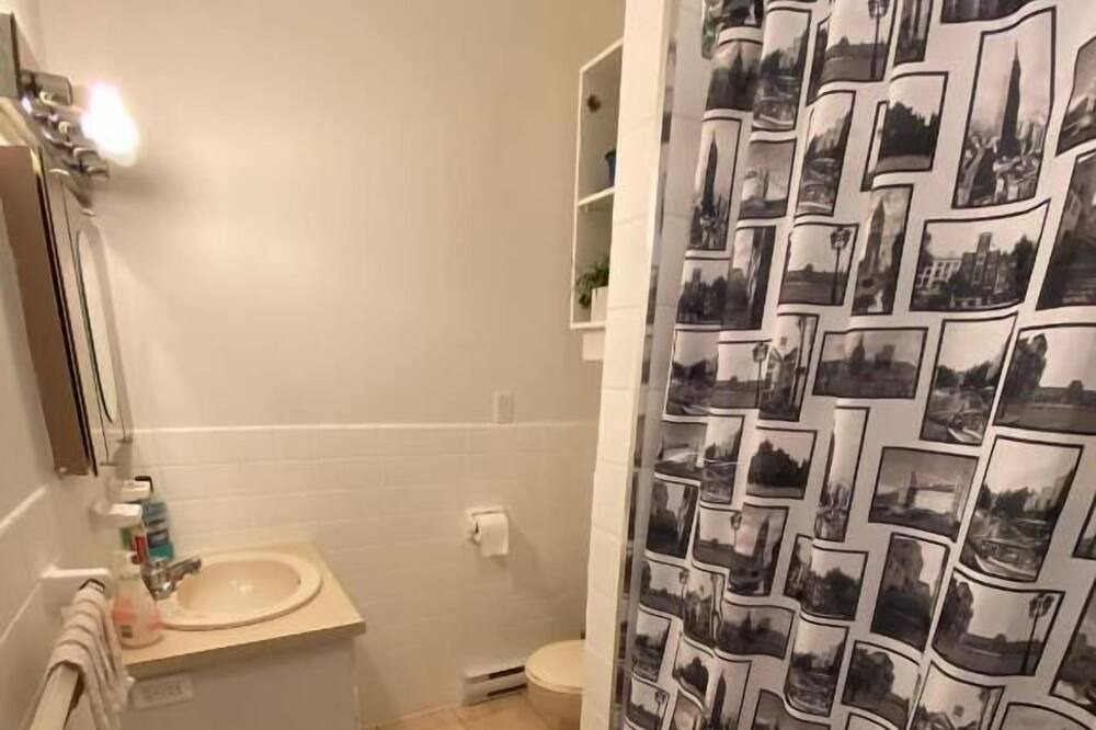 Photo of Bathroom in Montreal