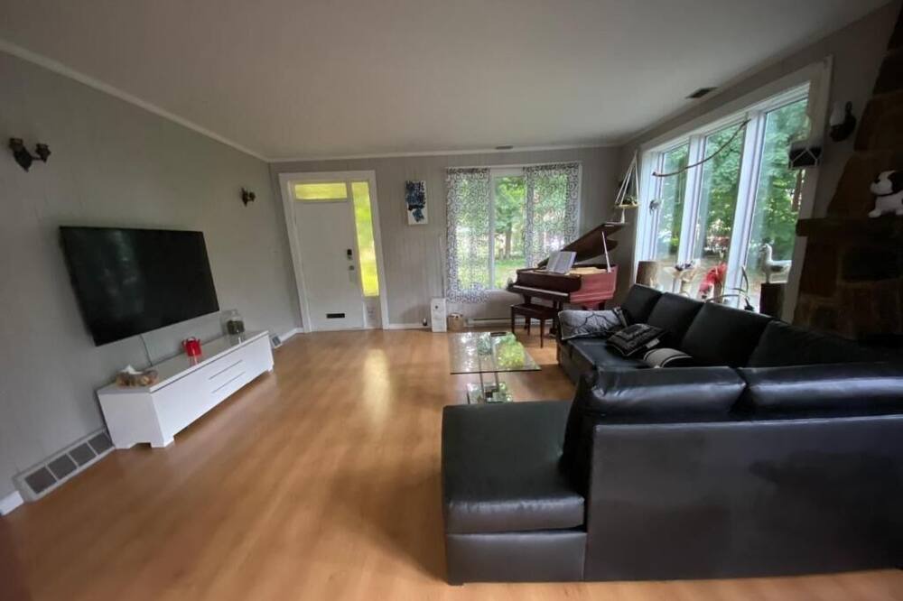 Photo of Livingroom in Montreal