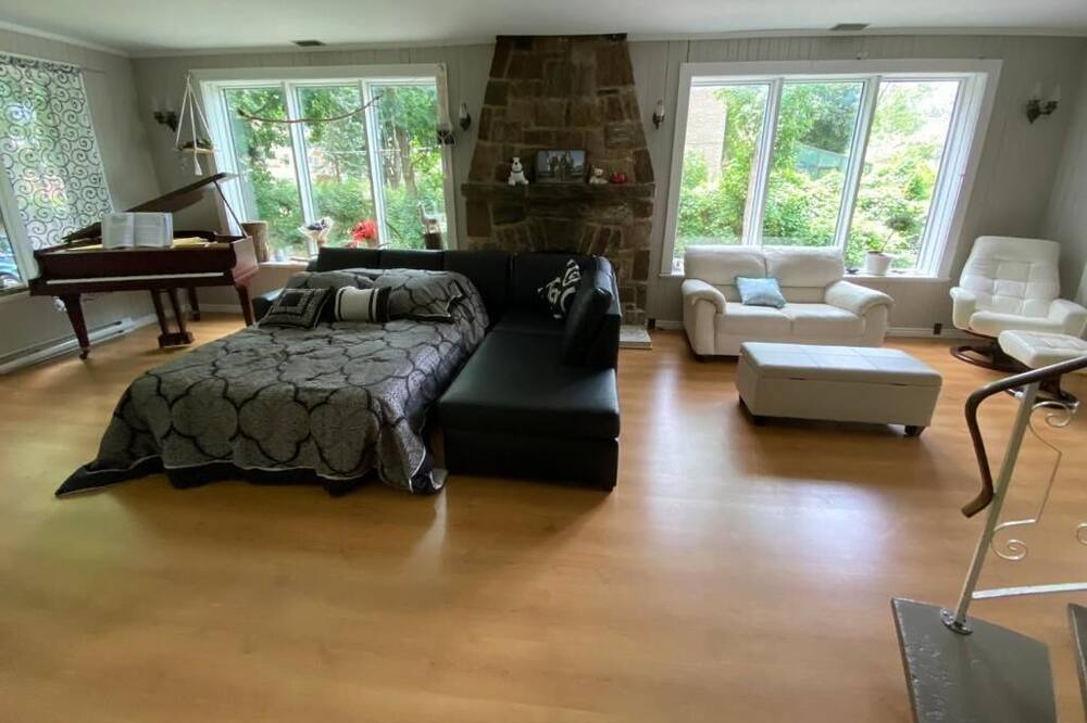 Photo of Livingroom in Montreal