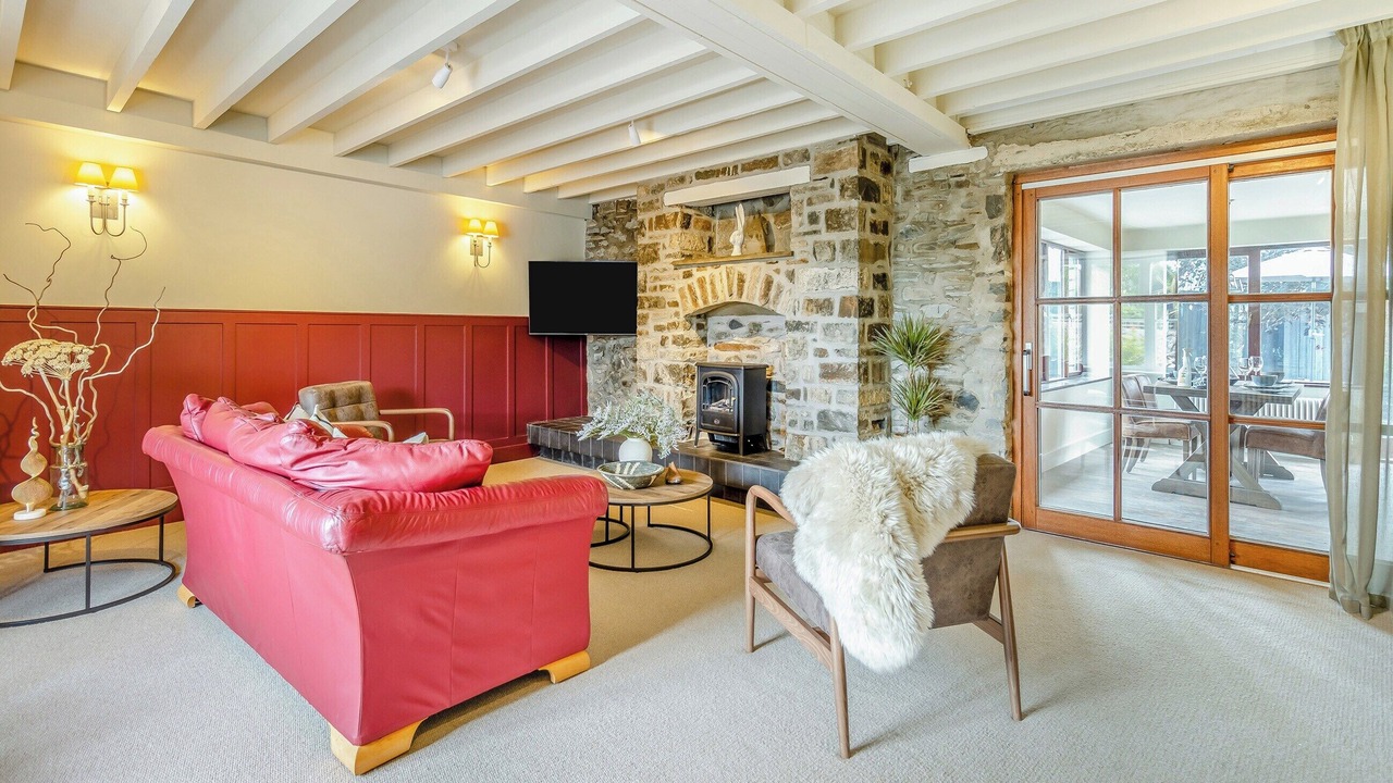 Photo of Others in Bow Street