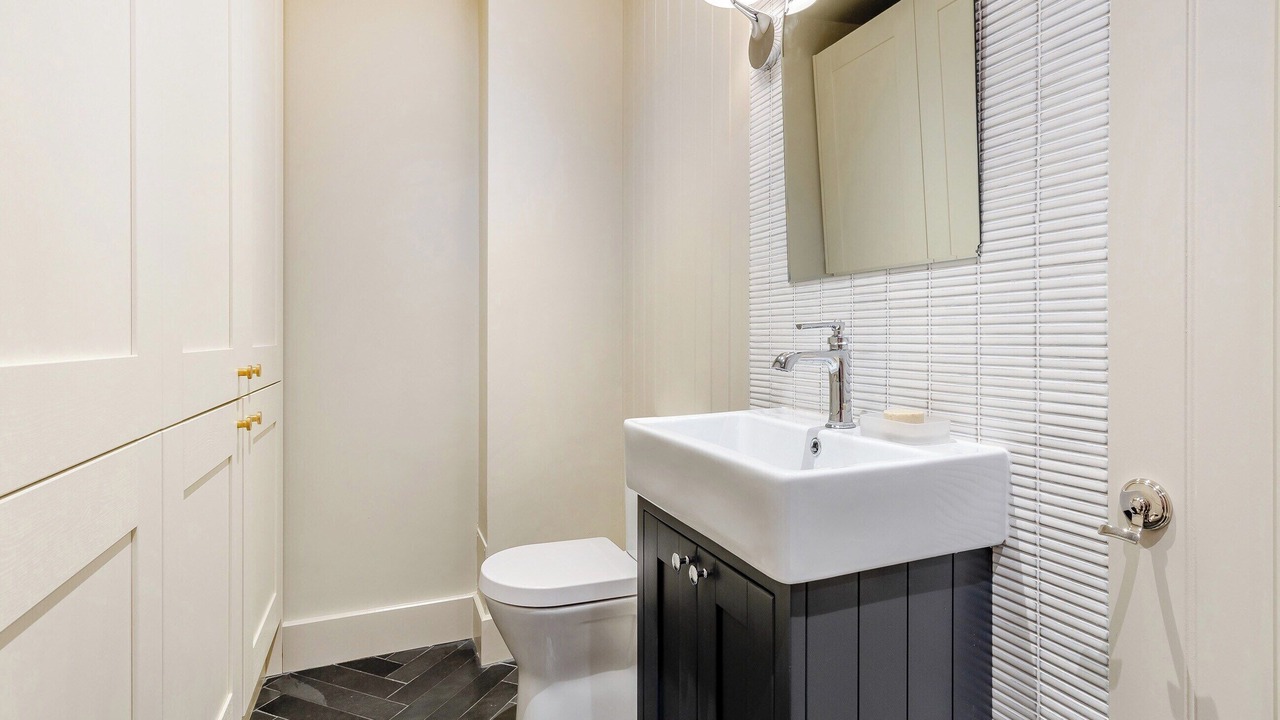 Photo of Others in Bow Street