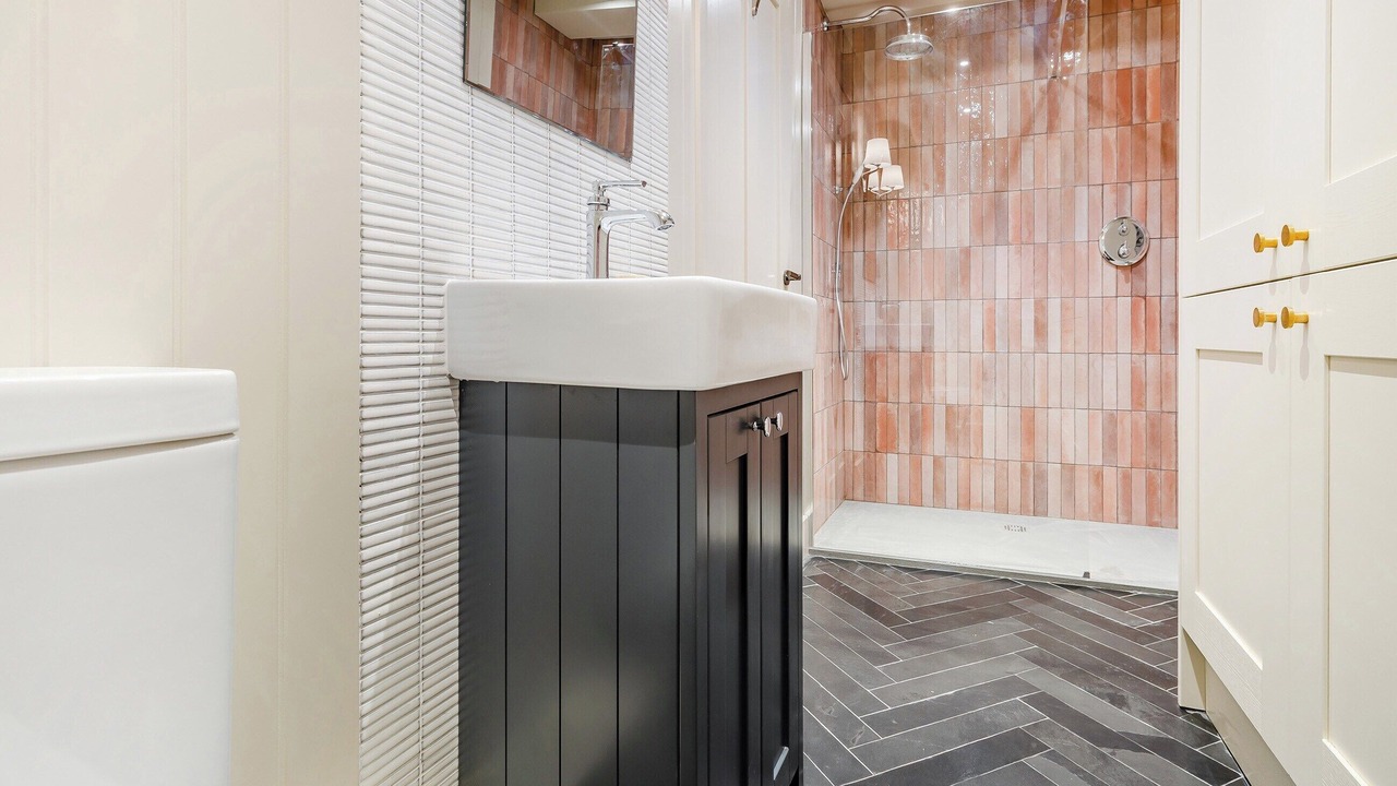 Photo of Others in Bow Street