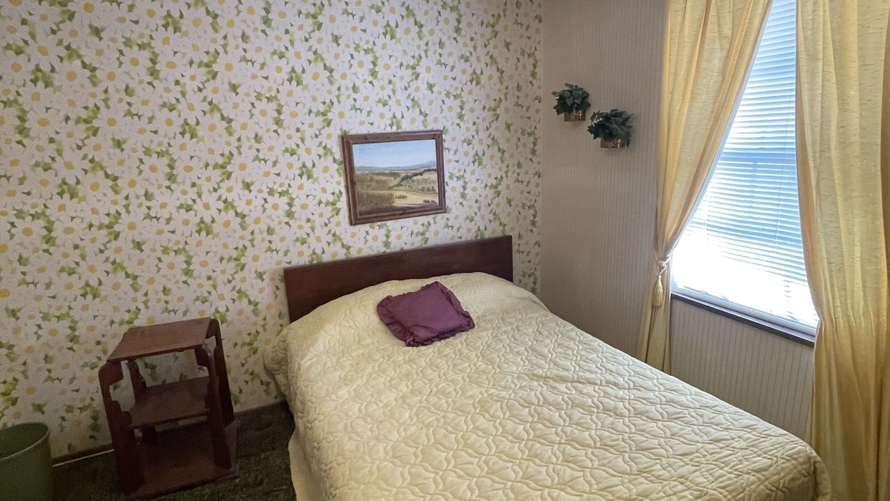 Photo of Bedroom in Lamont