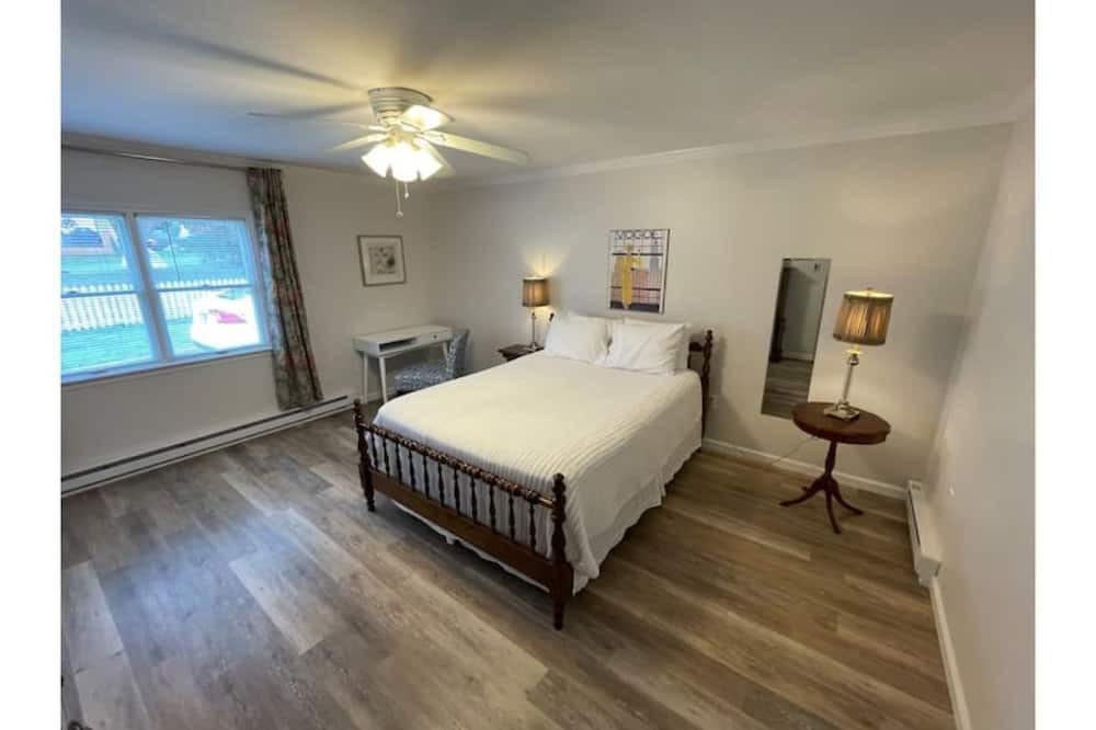 Photo of Bedroom in West Mystic