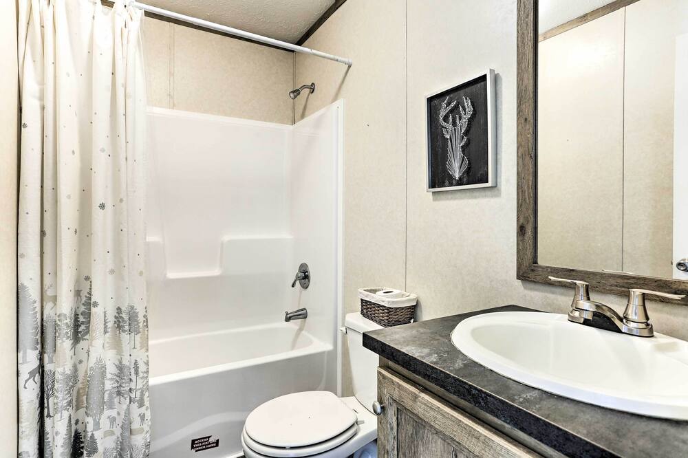 Photo of Bathroom in De Lancey