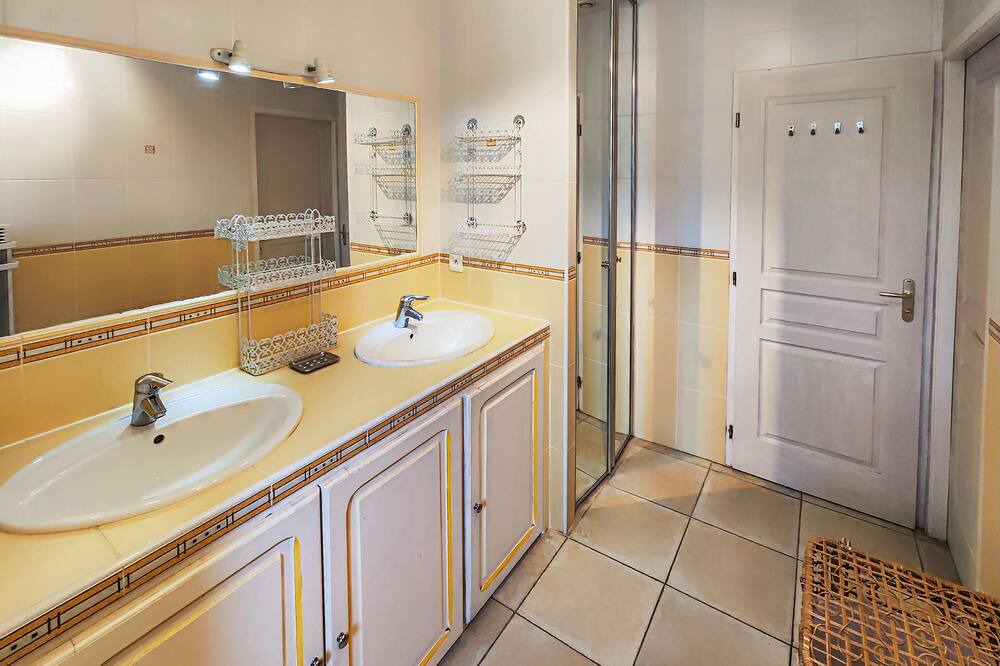 Photo of Bathroom in Salleles-d'Aude