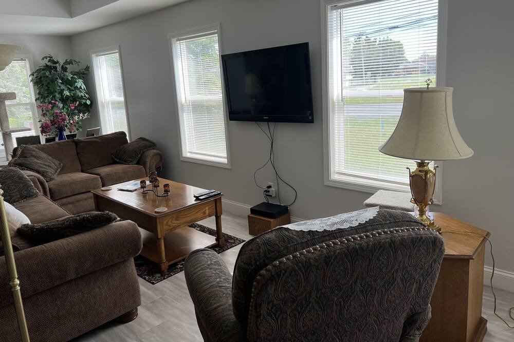 Photo of Livingroom in Lancaster