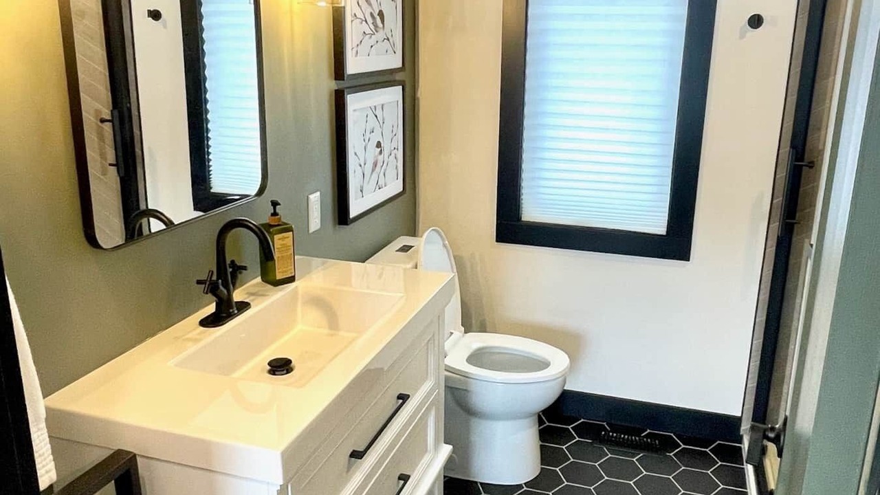 Photo of Bathroom in Utterson