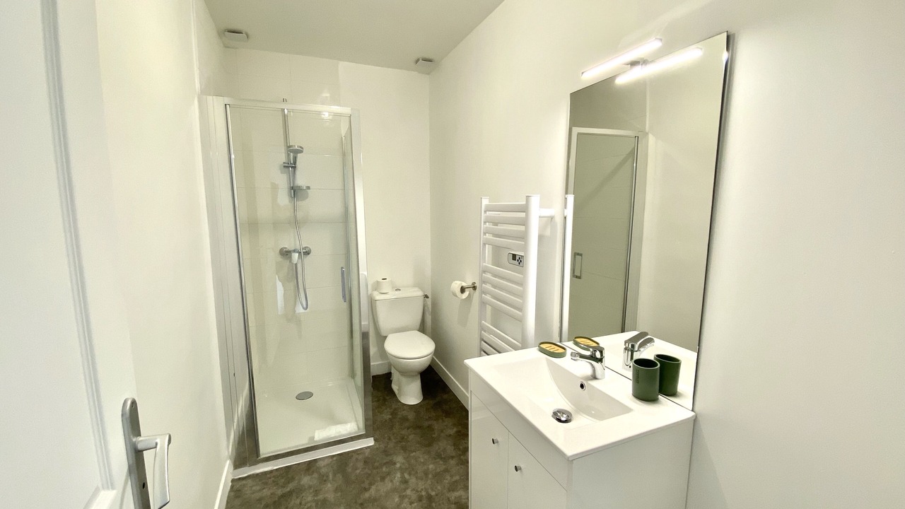 Photo of Bathroom in Mondeville