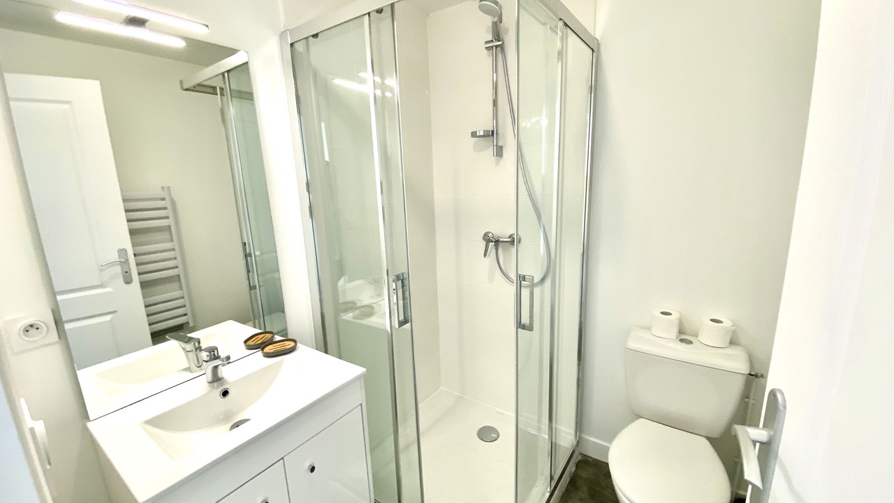 Photo of Bathroom in Mondeville