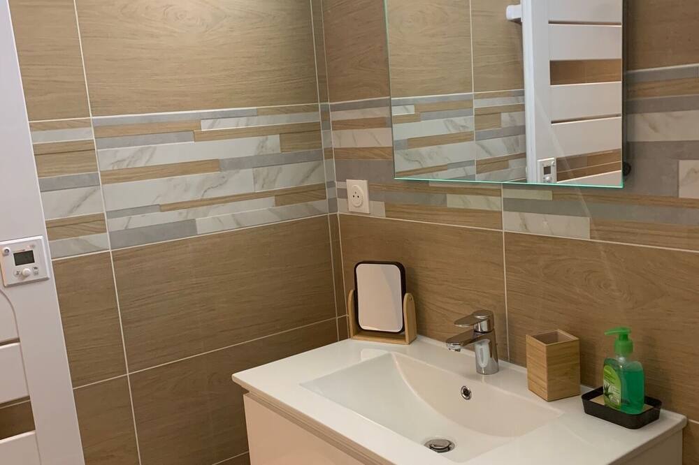 Photo of Bathroom in Harcy