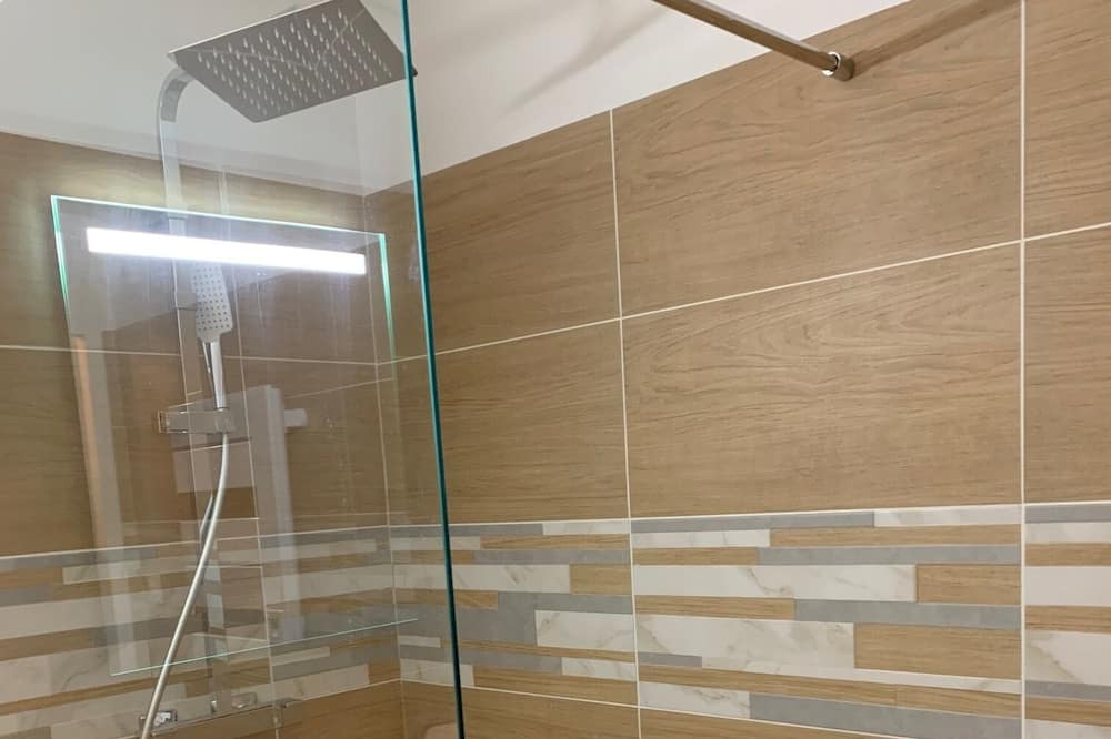 Photo of Bathroom in Harcy