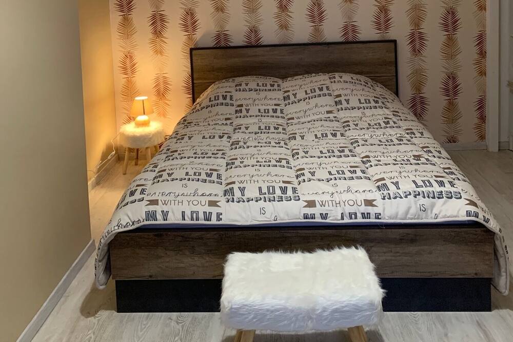 Photo of Bedroom in Harcy