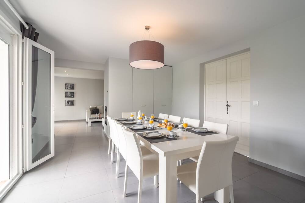 Photo of Livingroom in Saint-Genies-de-Fontedit