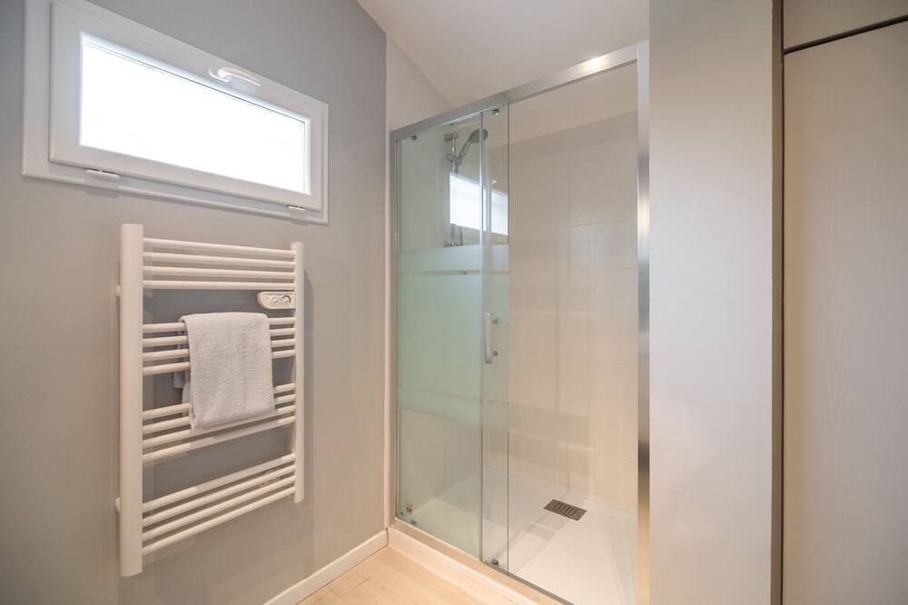 Photo of Bathroom in Saint-Genies-de-Fontedit