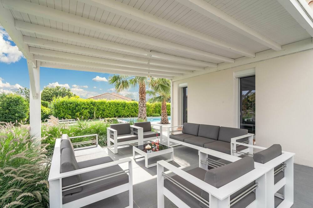 Photo of Patio Balcony in Saint-Genies-de-Fontedit