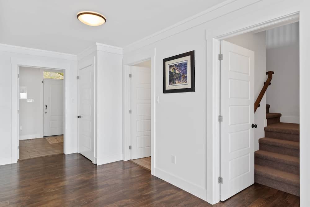 Photo of Others in Holyrood