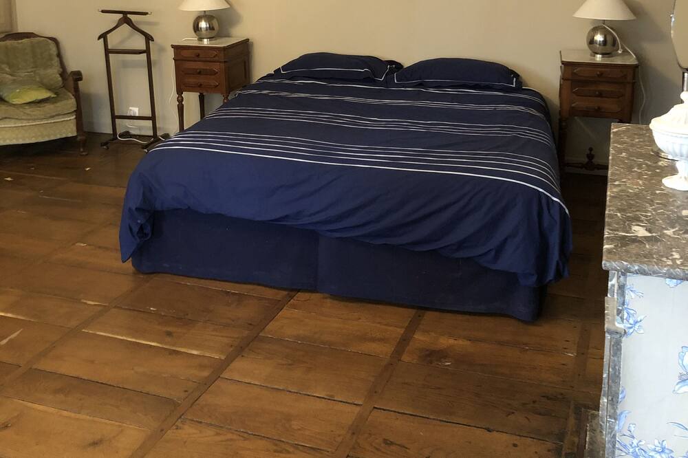 Photo of Bedroom in Saint-Yrieix-la-Perche