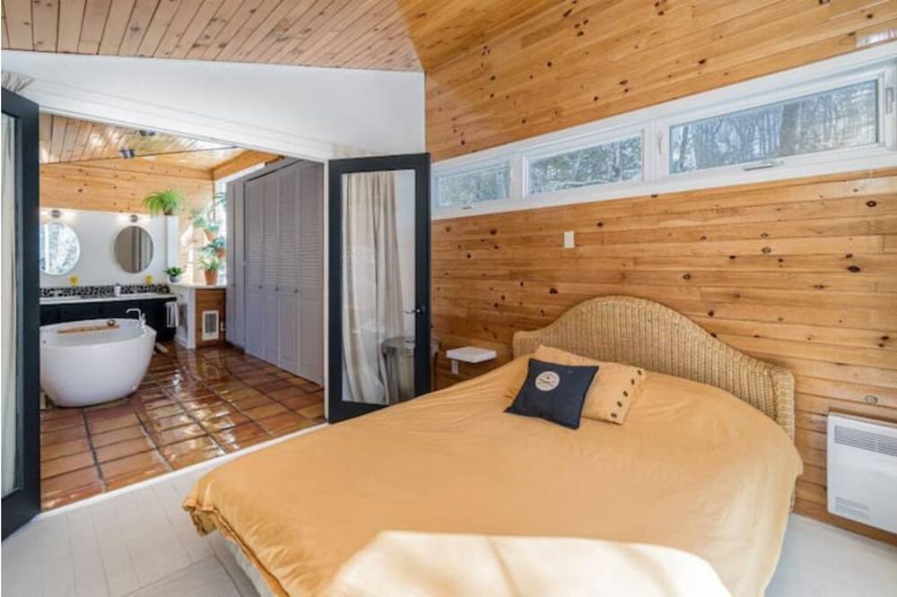 Photo of Bedroom in Sainte-Marie