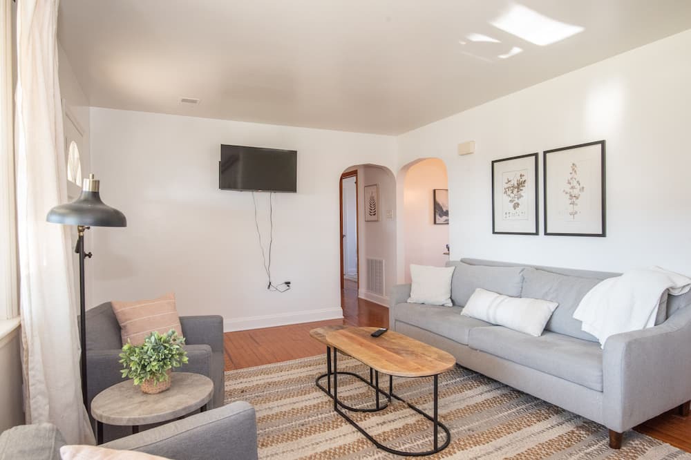 Photo of Livingroom in Lititz