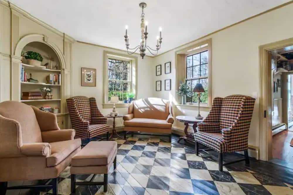 Photo of Others in Salunga