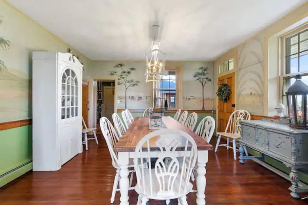 Photo of Others in Salunga