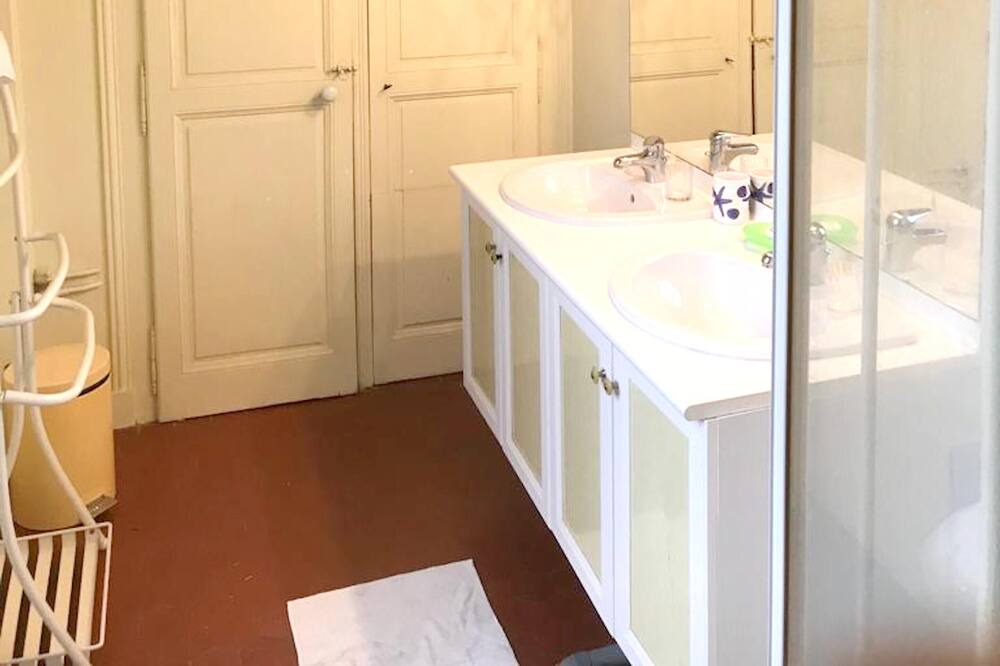 Photo of Bathroom in La Quinte