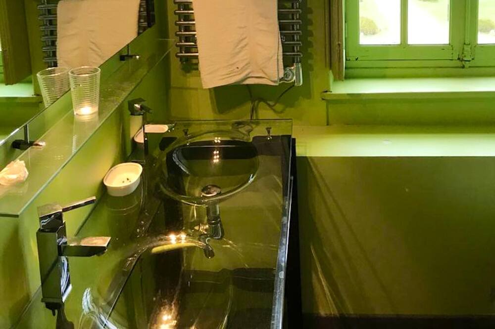 Photo of Bathroom in La Quinte