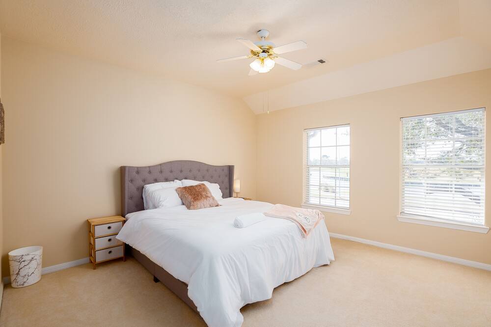 Photo of Bedroom in Falcon Point