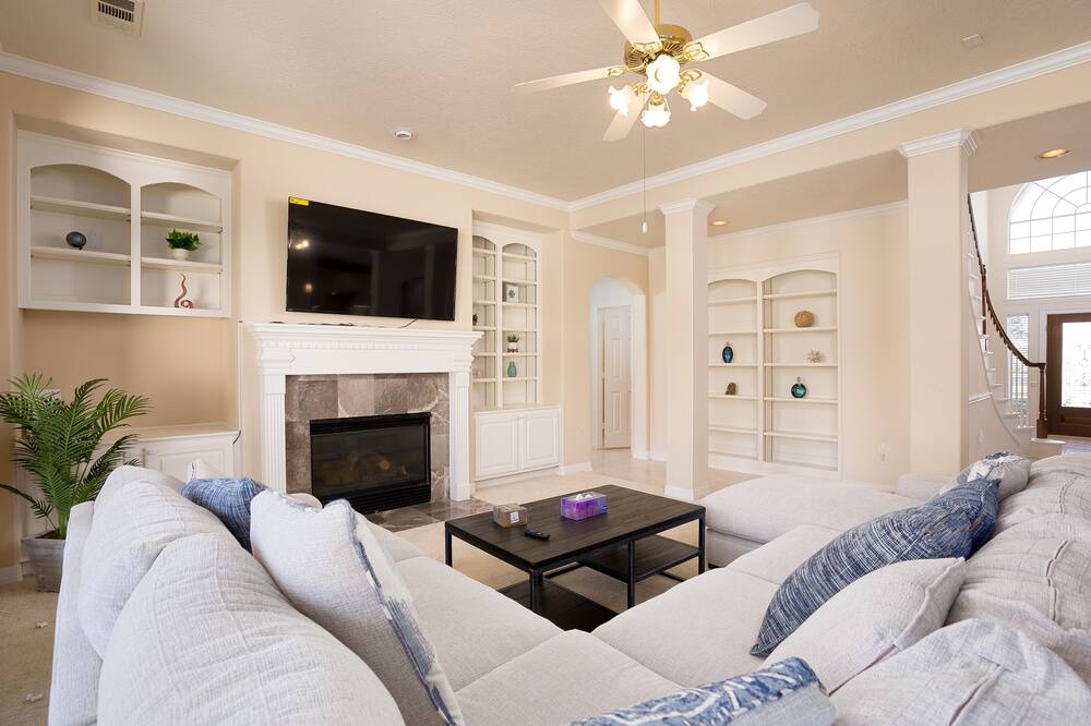Photo of Livingroom in Falcon Point