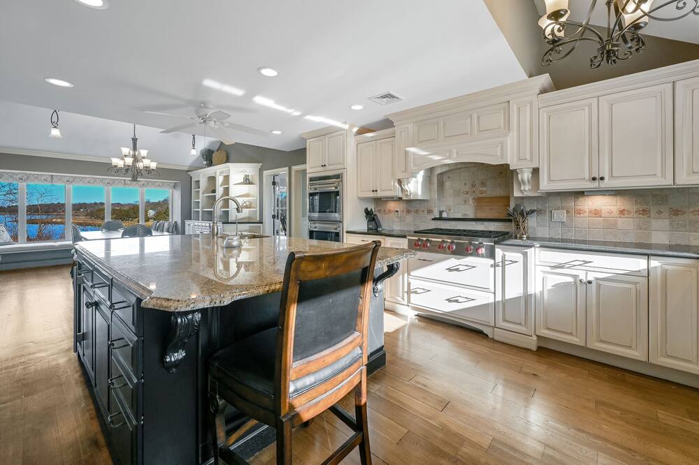 Photo of Kitchen in East Setauket