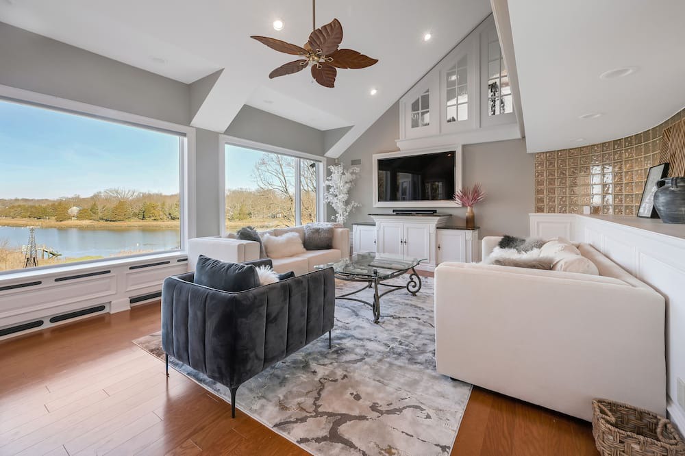 Photo of Others in East Setauket